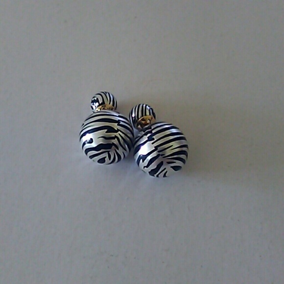 Jewelry - Zebra print double sided earrings Jewelry - Zebra print double sided earrings